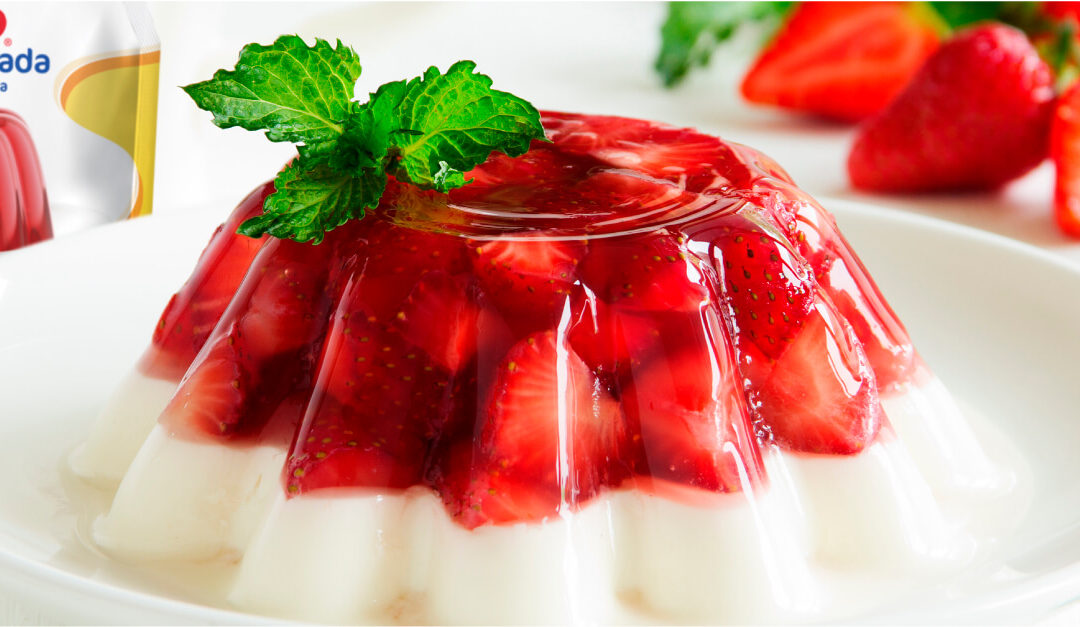 Gelatina de fresa y Leche condensada